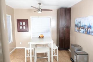 Mid-Century Comfy-Chic Chateau 3/2 Pet Friendly - Tallahassee - 8