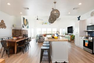 Unobstructed Panoramic Beachfront 4 BD*Sleeps 14! - 4