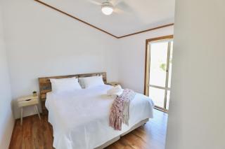 Town Central on Ryan 100m to beach and Main Street - Robe - 8