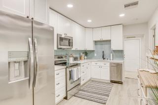 Heated Pool and Backyard North Palm Beach Retreat! - North Palm Beach - 3