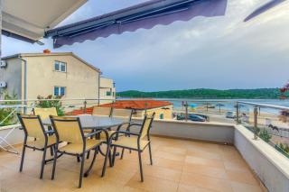 Apartment in Pirovac with sea view, terrace, air conditioning, WiFi (4925-1) - Pirovac - 0