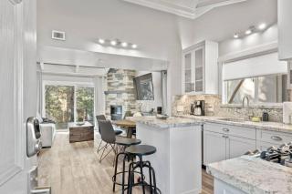 Tahoe Bliss: Ski, Hike, & Relax - 1