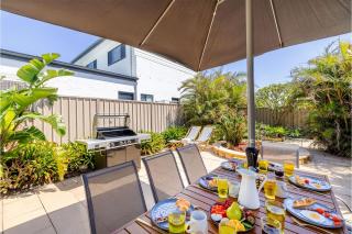 Bel Air, 8A Ocean Ave - pet friendly, water views and air con - 2