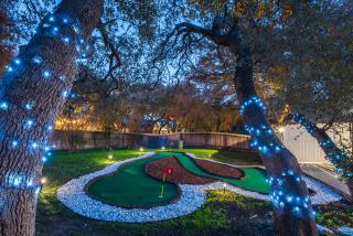 Beautiful Texas Ranch house, Game Room & Minigolf - 8