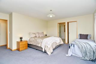 Watson Street - Bookahome - Akaroa - 5
