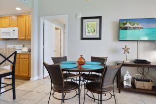 Beachfront Stunning view 100 ft long swimming pool - 5