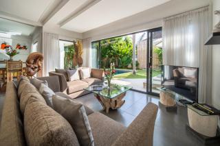 Villa Wiana by Villa Finder - Seminyak - 6