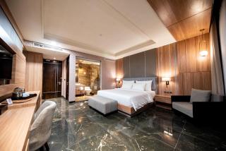 Prakerti Bhuana Hotel - 4