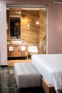 Prakerti Bhuana Hotel - 1