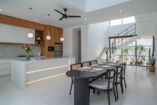 Casa Embra - Chic & Tropical 4-Bedroom Villa in Central Berawa - Canggu - 5