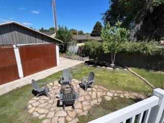 Business in Front and Fun in the Back Pets too - Orem - 9