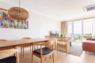 Dolphin Beach cabana Luxe beach cabana voor 4 personen direct aan het strand - Table View - 6