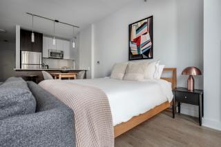 Loop studio w theater games nr Millennium Park CHI-1017 - 1