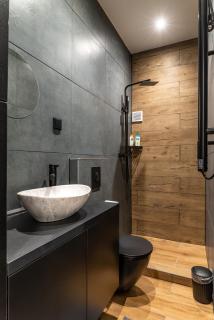 Downtown Luxury by Stlcz with 2 bathrooms - Budapest - 7