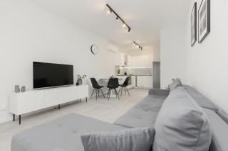 Apartment with Balcony by the Park in Łódź by Renters Prestige - Łódź - 7