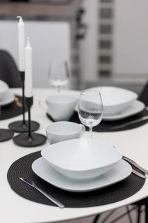 Apartment with Balcony by the Park in Łódź by Renters Prestige - 1