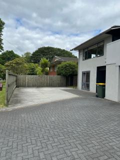 Rotorua 5 Bedrooms 3 bathroom family house - 1