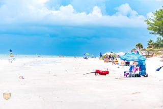 Coastal Haven - Steps from IRB - 9