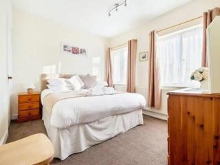 Pass the Keys 55 Heworth Village Wonderfully Cosy Family Home in York - 9