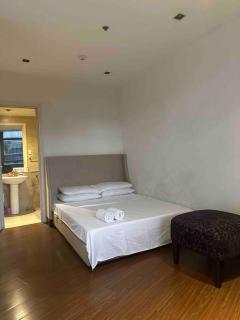 Gramercy Residences 1 Bedroom with balcony facing Garden Lower Floor - Manila - 1