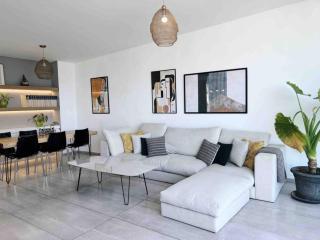 Dreamy 3BR Penthouse w a Super Terrace - Beirut - 6