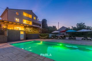 House MIRABELLE with Pool - Nerezine - 0