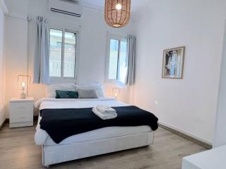 Chill 2Br haven Gemmayze - Beirut - 5