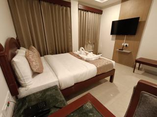 Hotel Monsoon Palace Guwahati - Guwahati - 5