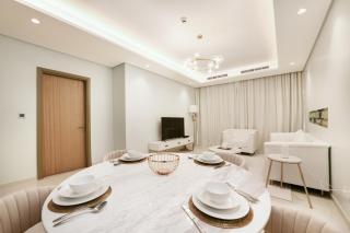 Skyline Serenity 2BR Haven - Dubai - 1
