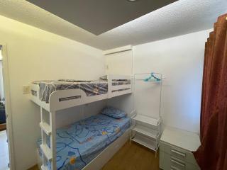 Cozy 2-bedroom Condo at Marcos Highway - Manila - 4
