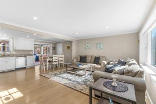 Cozy Spacious Home Walk to the Beach and 1 Mile to Downtown Hyannis - Barnstable - 8