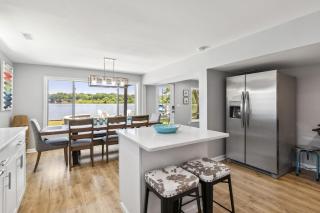 Landmark Lakehouse - luxury living in PLX - Akron - 1