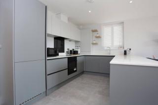 MERAKI 4 by BOURNECOAST - A Modern Apartment with a Patio and Parking - Sea Glimpses - FM8413 - 6