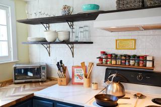 Charming farmhouse retreat w fire pit and fully stocked kitchen - Rensselaerville - 7