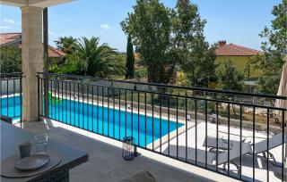 Gorgeous Home In Rojci With Kitchen - Kaštelir (Castellier) - 9