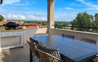 Gorgeous Home In Rojci With Kitchen - Kaštelir (Castellier) - 7