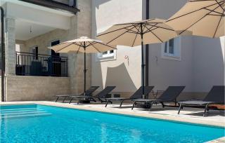 Gorgeous Home In Rojci With Kitchen - Kaštelir (Castellier) - 1