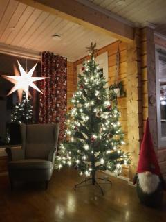 Christmas Log Cabin - 0