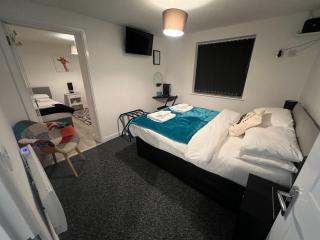 Mayland Motel - - 1