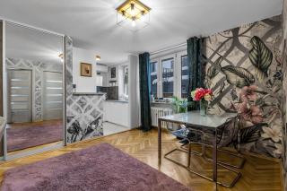 Central 2-Bedroom Apartment - Balcony, City View, Top Location - by Rentujemy - Varsavia - 9