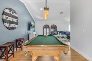 Adventure awaits with Heated Pool, Kayaks, Pool Table, & Private Beach - Villa Las Palmas - Cape Coral - 8