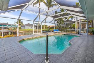 Adventure awaits with Heated Pool, Kayaks, Pool Table, & Private Beach - Villa Las Palmas - Cape Coral - 6