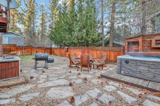 The Cozy Castle at Big Bear~Hot Tub~Games~Central Retreat~ - 1