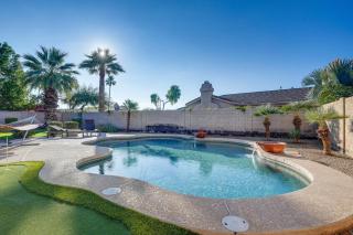 Group Getaway with Pool and Putting Green in Goodyear - Goodyear - 9