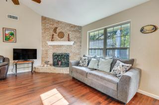 Texas Retreat with Patio, Fireplace and Fenced-In Yard - Austin - 0