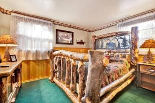 Bear Paw Cottage~ Hot Tub~ Resort Base Camp Cottage~ - Big Bear Lake - 4