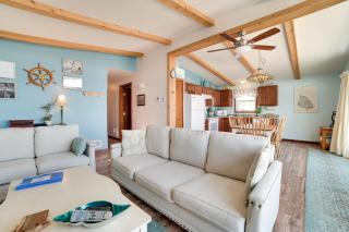 St Ignace Cottage with Deck and Beach on Lake Huron! - Evergreen Shores - 4