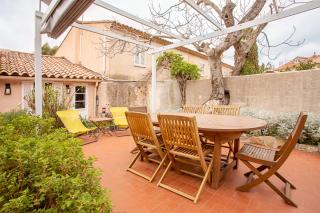 La Maison et son jardin clos - 0