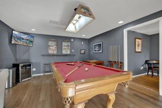 Henley-Lux Tiny Home-Hot Tub-Fire Pit - Fredericksburg - 1
