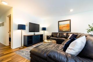 4BR Spacious Condo, Private Lake MI Beach Access, Outdoor Heated Pool - 7